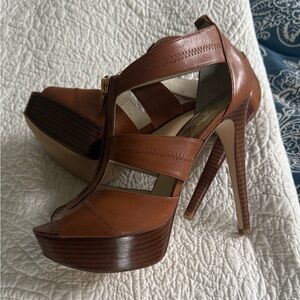 NWOB Michael Kors Tan Strappy Platform Heels - Size US 9